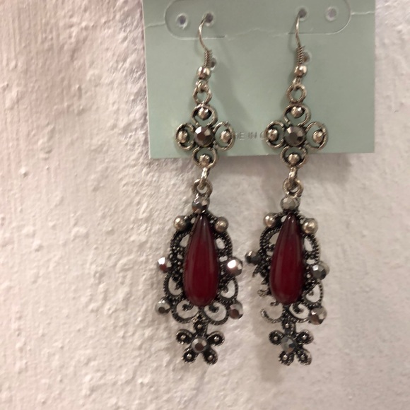 Red and silver champagne earrings - Picture 3 of 3
